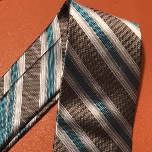 Calvin Klein silk tie - Picture 9 of 10